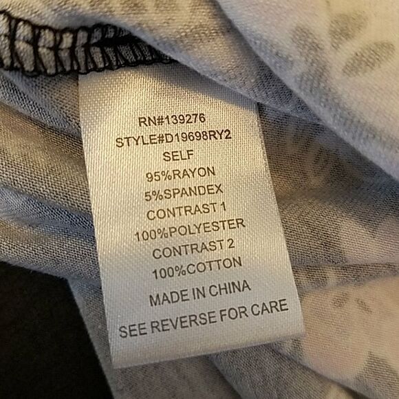 Daniel Rainn Top Medium Black Floral Cap Sleeves NWOT - Picture 15 of 15